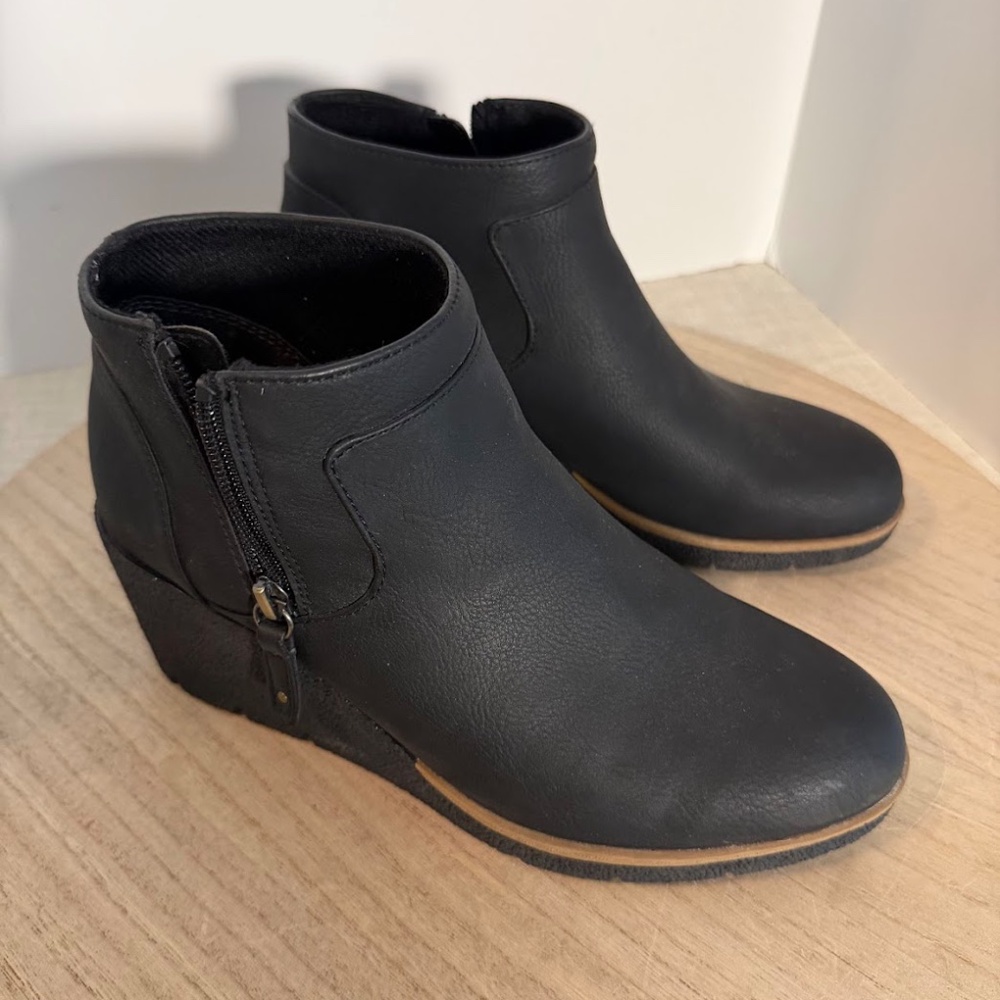 Dr. Scholl's Black Ankle Booties